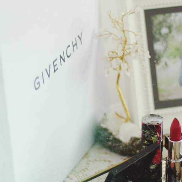 💎ABOUT ME + LUXE GOODS💎 - Picture 3 of 8